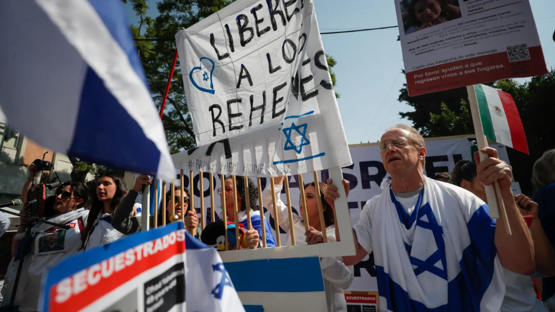 Mexicanos piden liberación de rehenes